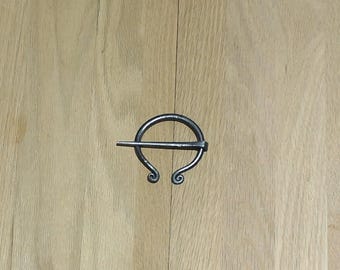 Simple Penannular Broach