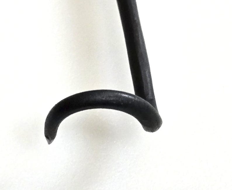 Pigtail steak flipper