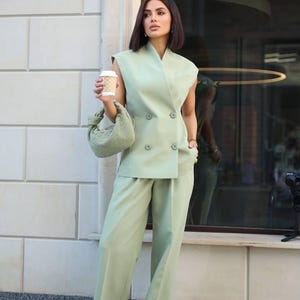 Women’s Sleeveless Pantsuit Two Piece Set with Vest and High Waisted Trousers Elegant Office Outfit for Business Work Formal Events Travel