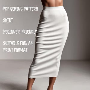 Może przedstawiać: Biała spódnica ołówkowa z tekstem "PDF Sewing Pattern", "Skirt", "Beginner-Friendly" i "Suitable for: A4 Print Format". Spódnica jest dopasowana i sięga do połowy łydki.