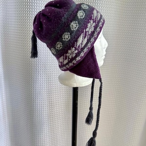 Vintage Virgin Wool handmade Toque Peruvian style Ear Flap knit winter Hat