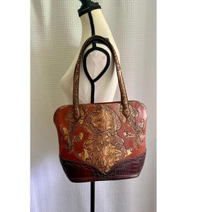 ETRO　purse　　VINTAGE ITALY Etro, Italy, Burgundy Paisley Alma Style Handbag 14in x 11in