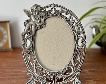 Vintage Oval Picture Frame Cherub Silver Tone Footed Tabletop 3.5x5 Photo Frame