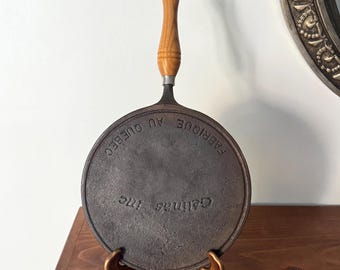 Vintage Cast Iron Crepe Pan Quebec Canada 9 Inch Gelinas Inc Wood Handle seasoned