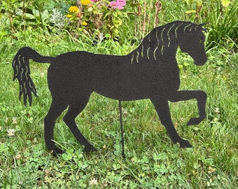 Estaca de metal para jardín con forma de caballo: Escultura rústica para jardín