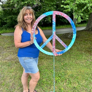 Peace Sign Garden Stake or Wall Art / Hippie Room Decor / Metal Garden Sculpture / Zen Garden / Metal Garden Stakes