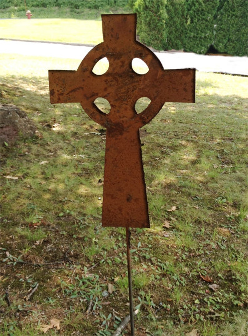 Cross Garden Stake Celtic Roadside Image 0