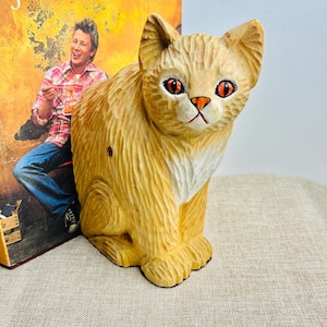 Hand-Carved Orange Tabby Cat Bookend – Single Piece Wood Sculpture – Made in Canada