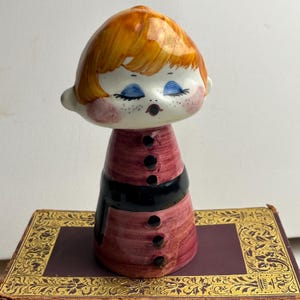 Vintage Quadrifoglio Italy Girl Bank – Hand-Painted Ceramic Coin Bank – Mid-Century Redhead Figurine – Italian Pottery Bank – Made in Italy