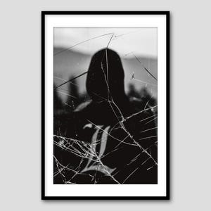 Gebrochenes Spiegelbild – Fine Art Fotografie Druck | Gran Kanaria | Hahnemühle Photo Rag | Schwarz und Weiß | Minimalistische Strassenfotografie