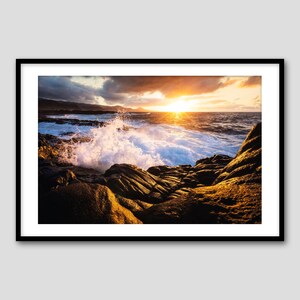 Wave Crash at Golden Hour – Stampa fotografica artistica / Gran Canaria / Hahnemühle Pearl / Colore / Luce costiera e movimento
