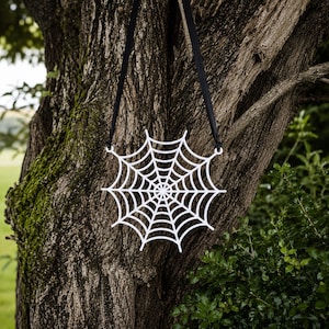 Decorazione a ragnatela bianca stampata in 3D, ornamento gotico di Halloween, spettrale decorazione murale per interni ed esterni, inquietante appendiporta riutilizzabile per casa stregata