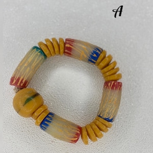 Pulsera africana única de cuentas, hecha a mano - Vibrantes cuentas krobo de Ghana