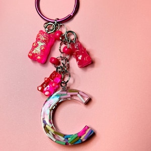 Porte-clé ours gélatine rose, porte-clé fait main, mignon porte-clé, porte-clé lettre personnalisé, cadeau personnalisé