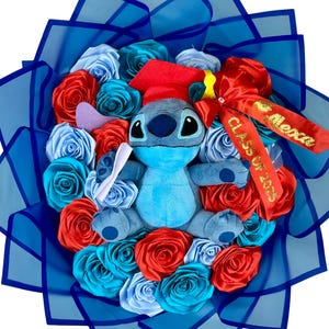 Stitch Graduation Bouquet with Eternal Roses – Class of 2025 Gift – Custom Name Gift Ideas – Plush Flower Arrangement, Plush Toy Ramo Buchon