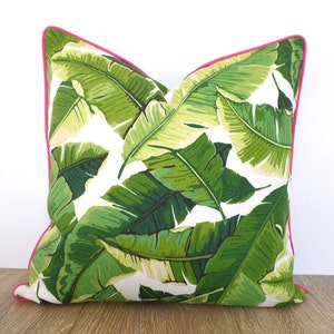 Palm leaf outdoor pillow case, tropical pillow pink piping Palm Beach decor, green outdoor cushion swaying leaves,banana leaf outdoor pillow afbeelding 1