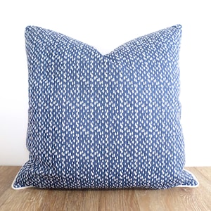 Blue dot pillow cover 18x18 20x20, blue and white pillow case maritime décor, abstract pillow case Hampton style