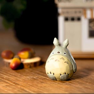 Estatueta de Totoro de madeira do meu vizinho feita à mão, Totoro de madeira maciça do Studio Ghibli, anime japonês, Totoro fofo feito à mão