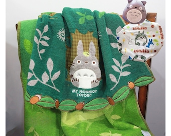Juego de regalo de toalla facial, toalla de baño, esponja de baño y gorro de ducha de Totoro, juego de regalo de baño con temática de Totoro para los fans de Totoro.