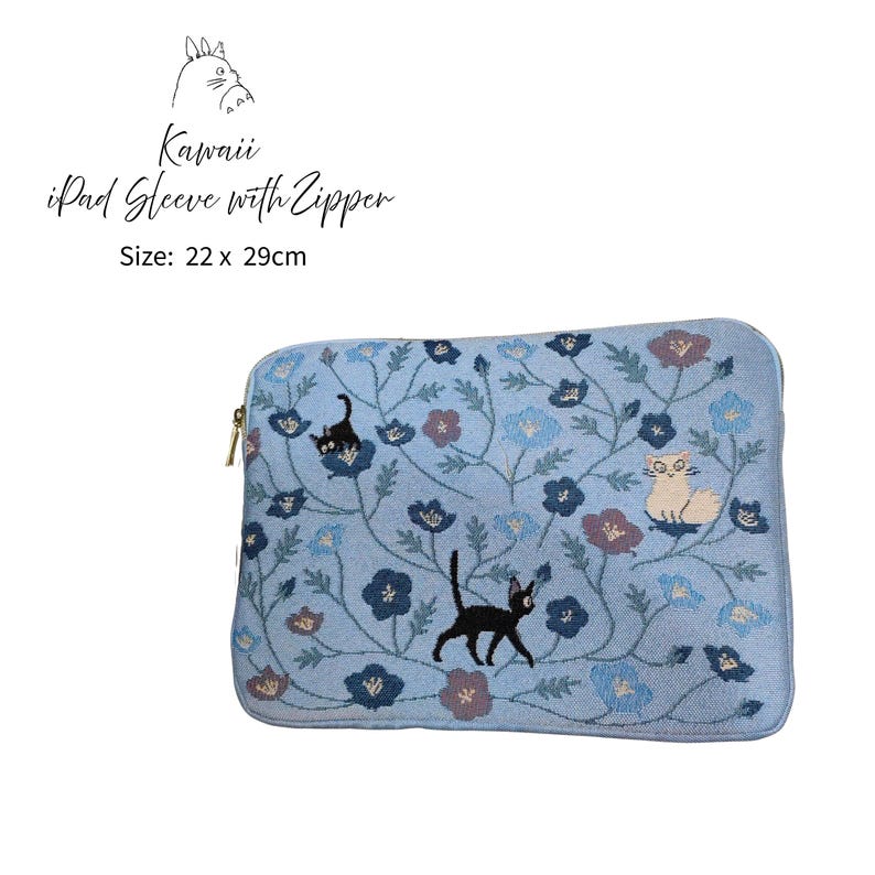 Set regalo blu di Kiki - Consegne a domicilio, set di gadget a tema Ghibli, borsa di Kiki, portachiavi personalizzato, custodia per iPad, regalo per i fan di Kiki. iPad Sleeve