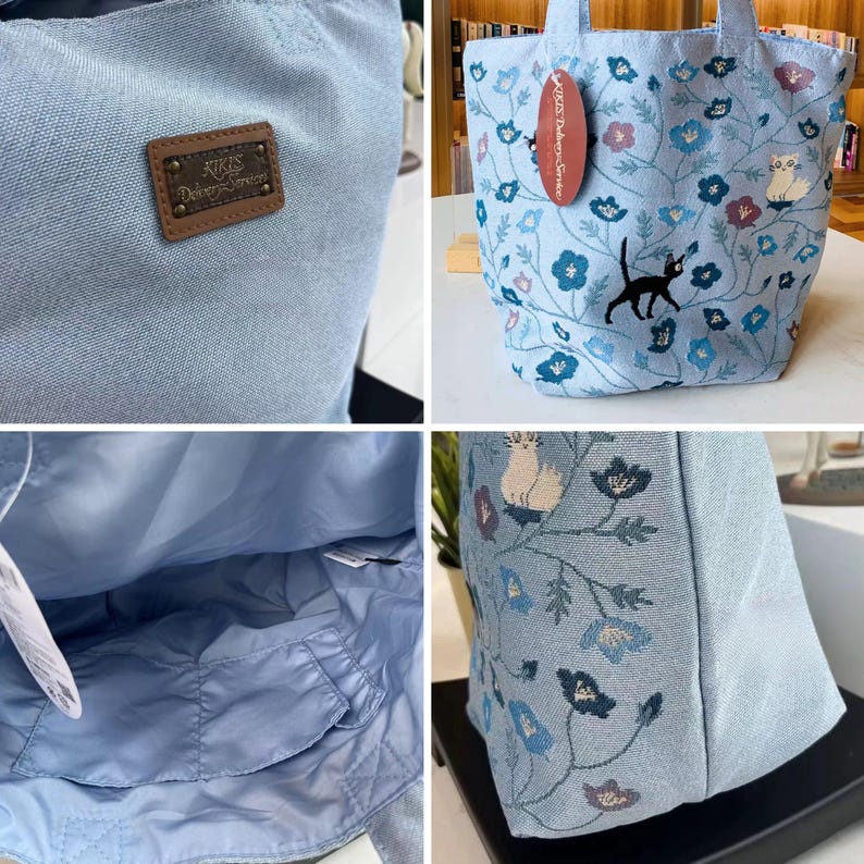 Pu&ograve; includere: Borsa tote azzurra con ricami floreali e di gatti. La borsa presenta una toppa in pelle marrone con la scritta "KIKIS Delivery Service". L'interno &egrave; azzurro con un design trapuntato. La borsa ha due manici.