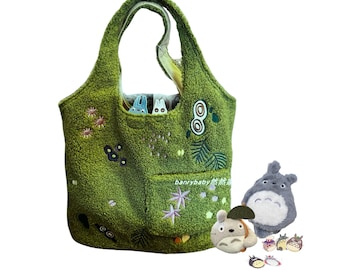 Caja de regalo inspirada en Totoro, caja de sorpresas con temática de Ghibli, llavero de peluche, bolso de hombro bordado, monedero esponjoso, pegatinas y bolsa de arena.