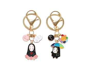 Juego de dos llaveros personalizados sin rostro del anime El viaje de Chihiro, hechos a mano, bonitos abalorios sin rostro, abalorios de Kaonashi, llaveros de Ghibli.