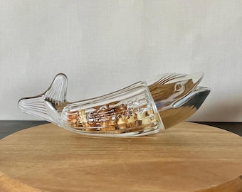 Distributeur de cacahuètes baleine ouest-allemand vintage - Articles de bar du milieu du siècle - Pelle à bonbons en verre des années 1960 - Cadeau cocktail rétro.