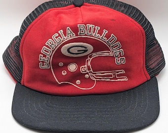 Vintage Georgia Bulldogs 80s NCAA Trucker Snapback Hat Red Black Mesh USA