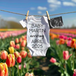 Blumen Schwangerschaft Ankündigung Ultraschall Tulpen Social Media Baby offenbaren Schild Text E-Mail Gender Neutral Holland Frühling oder Sommer Corjl PATO