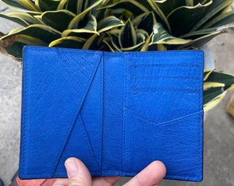 Blue Ostrich Leather Bifold Card Holder Wallet: Slim Minimalist Design