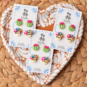 Mini Frida stud earrings