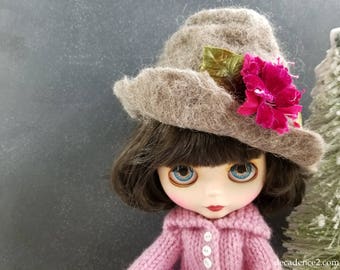 Light Grey Felted Wool Hat for Blythe Dolls- Light Grey,Dark Silver Gray Silk Ribbon Handfelted, Wool Hat