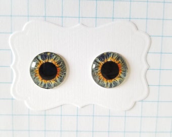 14mm Resin Blythe doll eye chips (R22), green and orange iris