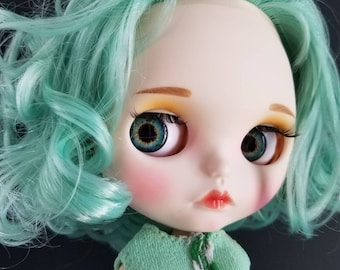 14mm Resin Blythe doll eye chips (R26), teal green and yellow iris