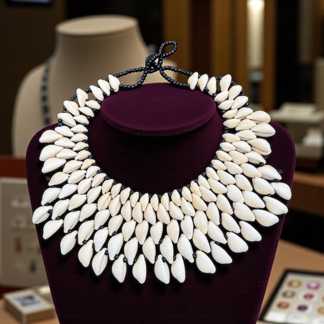 Cowrie 5 Necklace - Etsy