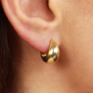 14K Tapered Hoop Earrings, Huggie Hoop Earrings, Cartilage Hoop Earring, Hoop Earrings, Helix Hoop Earrings, Gift for her, Mother's day gift