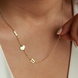 Colar inicial lateral 14K, joias laterais personalizadas, presente de dia dos namorados para ela, colar de namorada, eu te amo, presente para ela