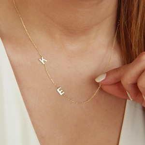 Collar con inicial lateral de oro de 14 quilates, joyería con inicial, collar con inicial extrapequeña, collar con declaración elegante, collar con letras
