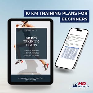 Puede incluir: Una tableta digital que muestra un plan de entrenamiento de 10 km para principiantes. La tableta muestra a un corredor en movimiento con el texto "10 KM TRAINING PLANS" y "menos de 75 minutos, menos de 70 minutos, menos de 65 minutos". El texto "8-WEEK 10K TRAINING PLANS FOR YOUR SUCCESS" está en la parte inferior de la pantalla. El logotipo de HD Sports está en la esquina inferior derecha de la imagen.