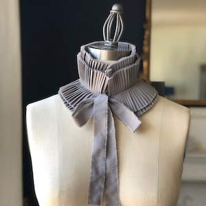 Gray Neck Ruff/Pleated Collar/Detachable Ruffle Collar/Ruffle scarf/Ruffle collar/ Ruffled Fashion/Bohemian collar/ rusteam