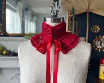 Cuello rojo plisado a mano/Cuello alto/CUELLO CON VOLANTES/Blanco y negro/Pieza de cuello/Blusa de cuello alto/Camisa de cuello alto/marinaasta