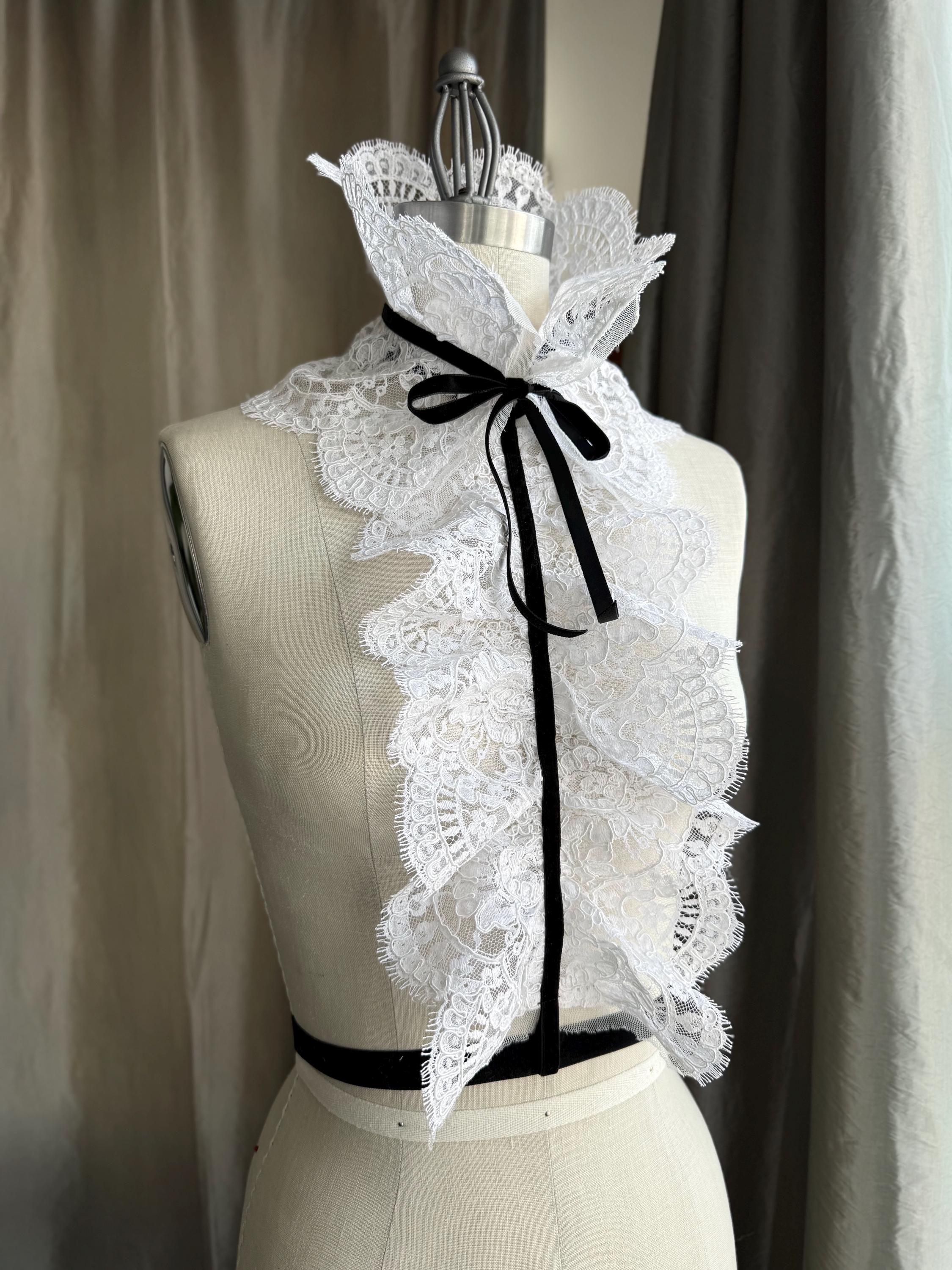 White Lace Harness Set /victorian Lace Neck Corset/ Lace Ruff/neck