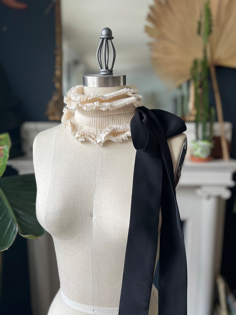 Ruffled Collar with Silk Ties/Multi use/Black collar/Pleated Collar/Ruffle waist/Couture collar/Ruffled choker/Plisse collier/フリル襟 image 10