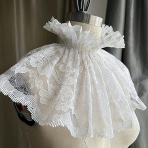 Cuello de capa de encaje / capa de boda blanca / top nupcial de encaje blanco roto / bolero nupcial / bolero de encaje / corsé de encaje / corsé para el cuello