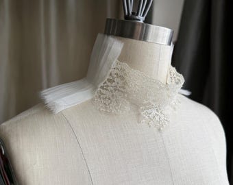 Halsband Spitze mit gerüschten Details/ Halsband aus weisser Spitze/ Romantischer Schmuck / Viktorianische Halsband / Choker / Romantische Halskette