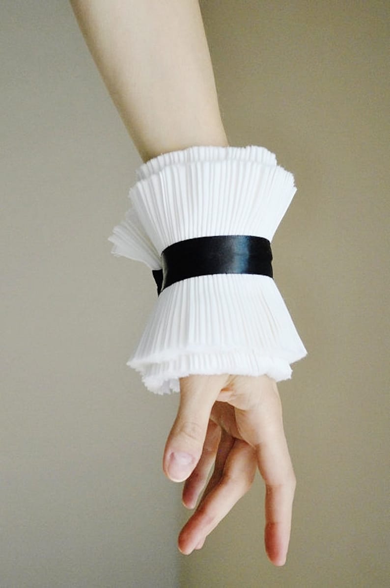 White Ruffled cuffs/Pleated cuffs/ Statement cuffs/Detachable cuffs/ Ruffle/ Cuffs/ Black and white/ French cuffs/Fall trend/ image 4