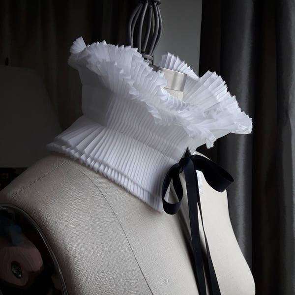 SILK TIES White COLLAR/Ruffle collar/Hand pleated collar/Black and White/Neck piece/French collar/Ascot collar