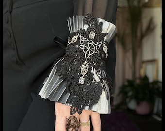 Gothic Victorian cuffs/Ruffled cuff/Dark fashion/Fantasy cuff/Forest fairy/Celtic jewelry/Celtic cuff bracelet/ Gothic cuff bracelet