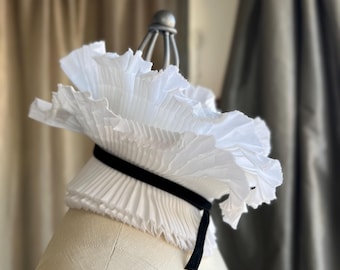 Pleated Collar necklace/ Victorian collar/ choker necklace /High ruff/ Neck ruff/ Neck corset/Collar ruff/ Elizabethan collar